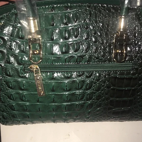 NWOT Women’s Crocodile-Embossed Handbag - Picture 7 of 16